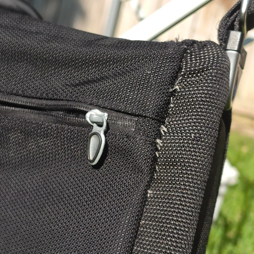 Tumi Black Ballistic Nylon Messenger Bag Laptop Briefcase Crossbody